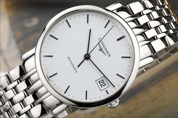 浪琴表蒙有划痕解决办法